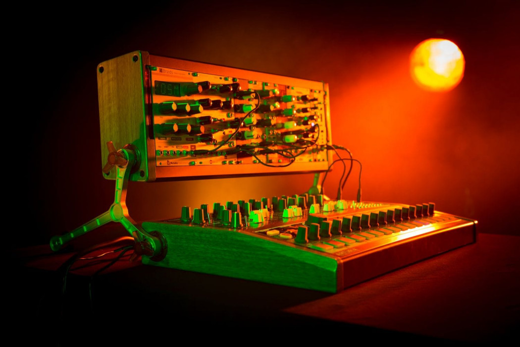 Hlavní obrázek Syntezátory, varhany, virtuální nástroje ARTURIA MiniBrute 2S