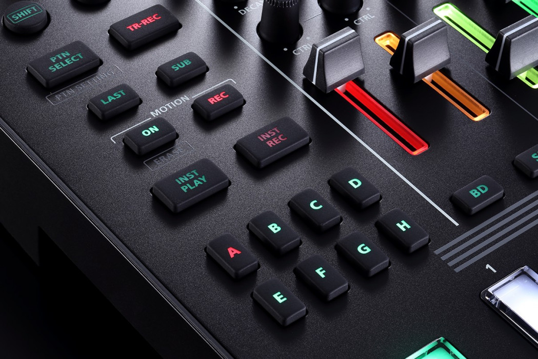 Hlavní obrázek Syntezátory, varhany, virtuální nástroje ROLAND Aira TR-8S