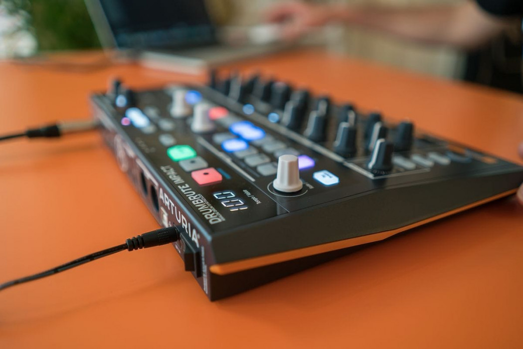 Hlavní obrázek Syntezátory, varhany, virtuální nástroje ARTURIA DrumBrute Impact