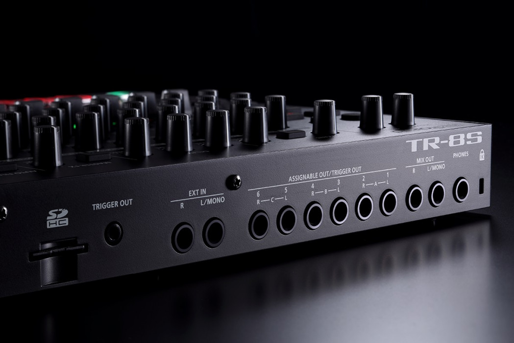 Hlavní obrázek Syntezátory, varhany, virtuální nástroje ROLAND Aira TR-8S