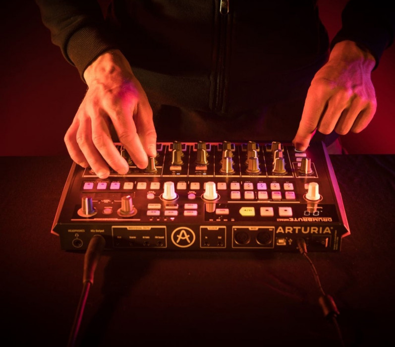 Hlavní obrázek Syntezátory, varhany, virtuální nástroje ARTURIA DrumBrute Impact