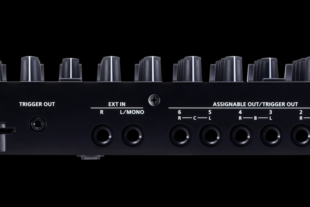 Hlavní obrázek Syntezátory, varhany, virtuální nástroje ROLAND Aira TR-8S