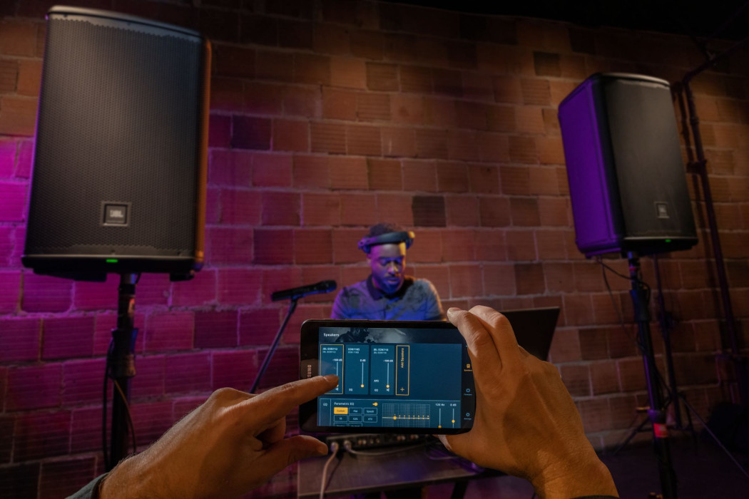 Hlavní obrázek Aktivní reproboxy JBL EON715