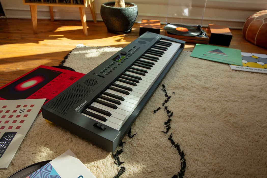 Hlavní obrázek Keyboardy s dynamikou ROLAND GO:KEYS 5 - Graphite
