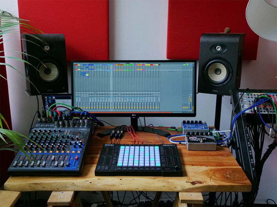 Hlavní obrázek MIDI kontrolery AKAI APC64