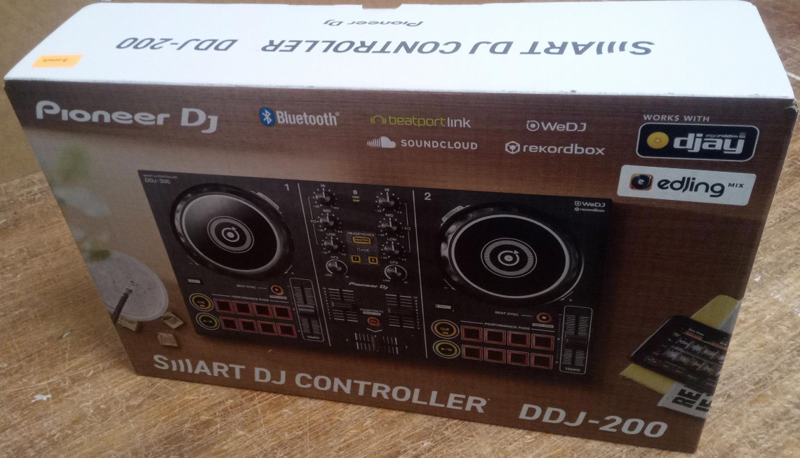 Hlavní obrázek DJ efektory a loopery PIONEER DJ DDJ-200 B STOCK