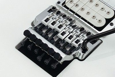 Hlavní obrázek Superstrat IBANEZ JS140 White