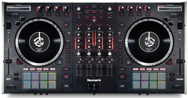 Hlavní obrázek DJ kontrolery NUMARK NS7 II