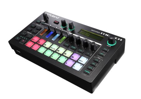 Hlavní obrázek DJ efektory a loopery ROLAND MC-101 GROOVEBOX