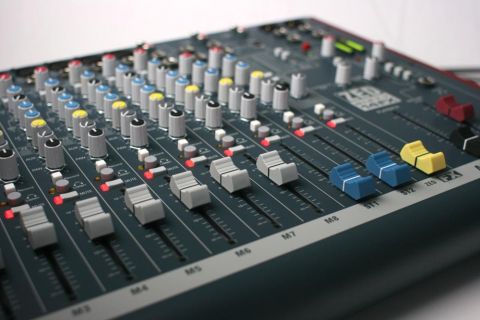 Hlavní obrázek Mixážní pulty s efektem ALLEN HEATH ZED60-14FX