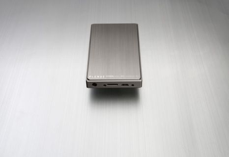 Hlavní obrázek Přenosné přehrávače a projektory COWON Plenue M PM 64GB Titanium Silver