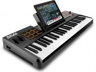 AKAI SynthStation 49
