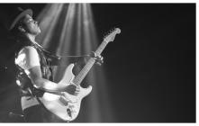Galerijní obrázek č.1 ST - modely FENDER Road Worn® 50's Stratocaster®, Maple Fingerboard - 2 Tone Sunburst