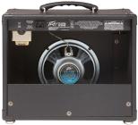 Galerijní obrázek č.1 Tranzistorová komba PEAVEY RAGE 258 B-Stock