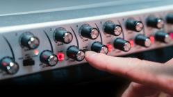 Galerijní obrázek č.5 Mikrofonní a linkové předzesilovače TASCAM Series 8p Dyna