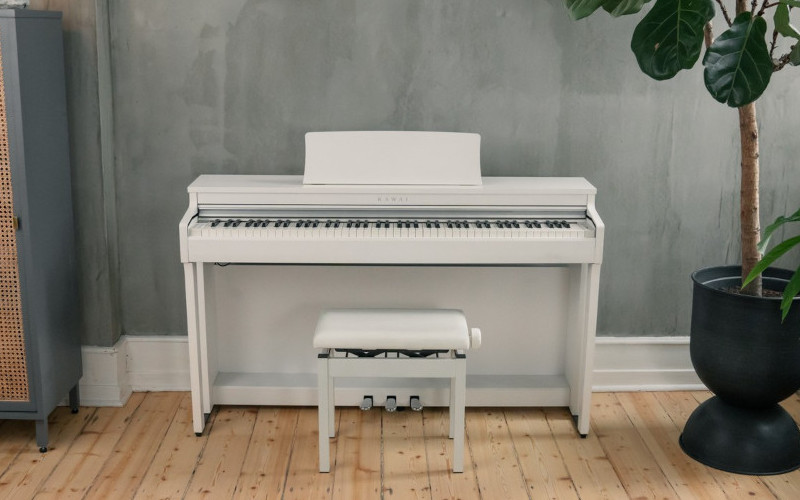 Digitální piano KAWAI CN201W Piano KAWAI CN201W v interieru
