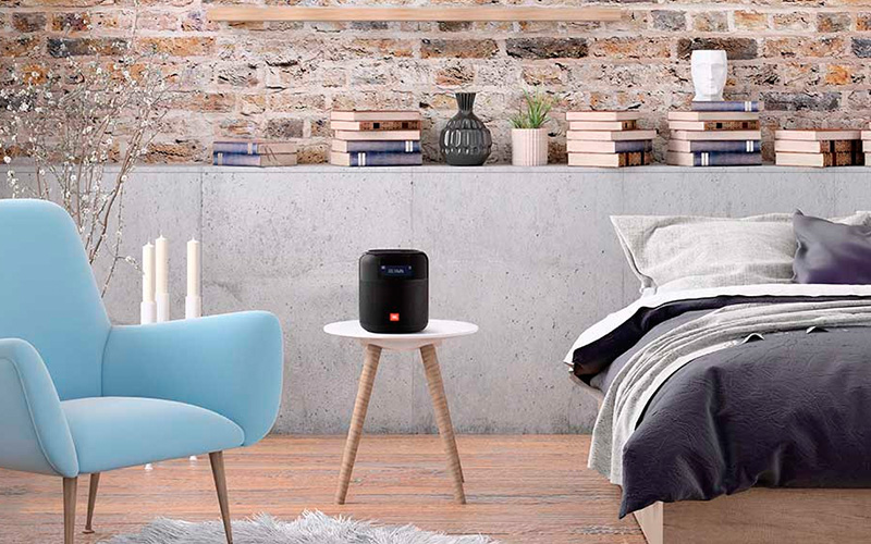 Bezdrátový reproduktor JBL TUNER XL Bezdrátový reproduktor JBL TUNER XL v interiéru
