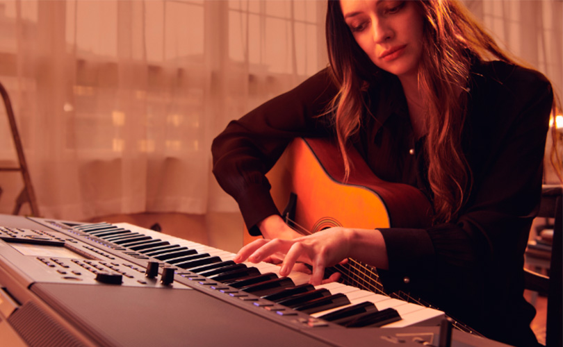 Hraní na workstation YAMAHA PSR-SX700