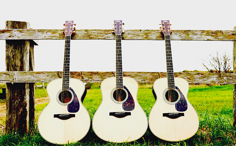 Tři kytary řady YAMAHA LS