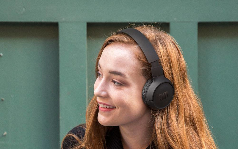 Sluchátka JBL TUNE 510BT Černá sluchátka JBL TUNE 510BT