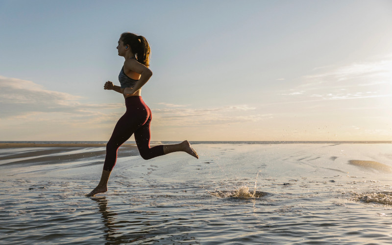 Sluchátka JBL ENDURANCE RACE TWS Běh se sluchátky JBL ENDURANCE RACE TWS