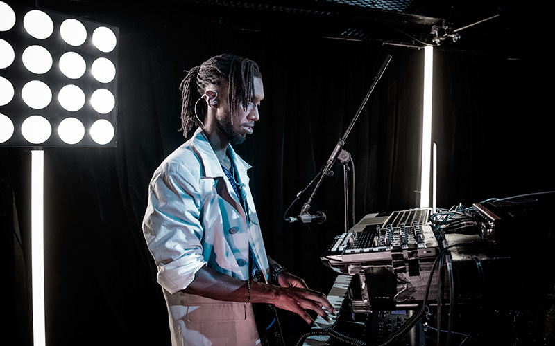 Klávesista se sluchátky SHURE SE215-CL-EFS