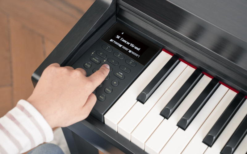 Detail ovládání piana KAWAI CN301R