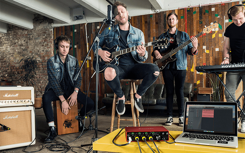 Zvuková karta FOCUSRITE SCARLETT 18I8 3RD GENERATION Použití FOCUSRITE SCARLETT 18I8 3RD GENERATION