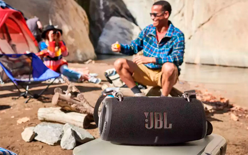 Reproduktor JBL XTREME 3 Přenosný reproduktor JBL XTREME 3 v přírodě