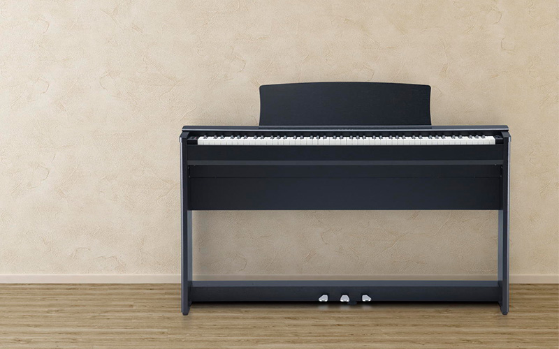 Piano KAWAI CL36 B v místnosti