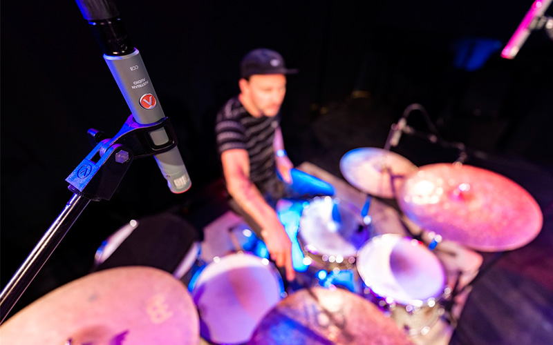 Nástrojový mikrofon AUSTRIAN AUDIO CC8 Ozvučení bicích pomocí AUSTRIAN AUDIO CC8