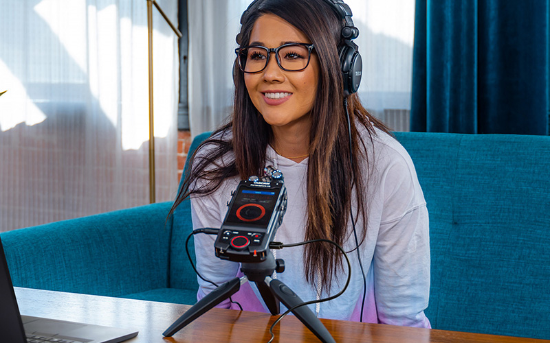 Rekordér TASCAM PORTACAPTURE X8 Podcast s TASCAM PORTACAPTURE X8