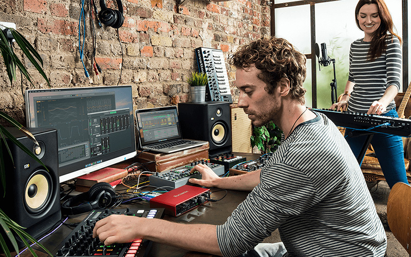 Zvuková karta FOCUSRITE SCARLETT 8I6 3RD GENERATION Použití FOCUSRITE SCARLETT 8I6 3RD GENERATION